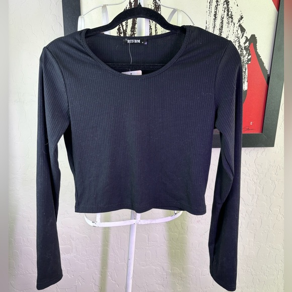 BTFBM Tops - Ribbed Black fitted Long Sleeve Crop Top size M NWT Super Stretchy